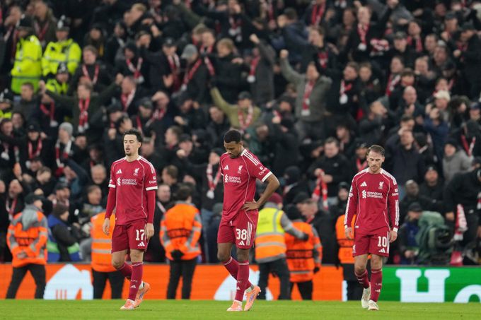 Liverpool se topí: NEJ krize za posledních 70 let. Nemám obavy o místo, říká Slot Liverpool se topí: NEJ krize za posledních 70 let. Nemám obavy o místo, říká Slot