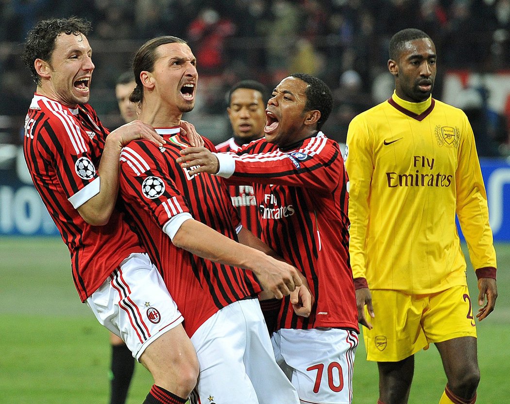 Vítězství. AC Milán zvítězil v úvodním osmifinále 4:0, pozice Arsenalu do odvety je velice složitá