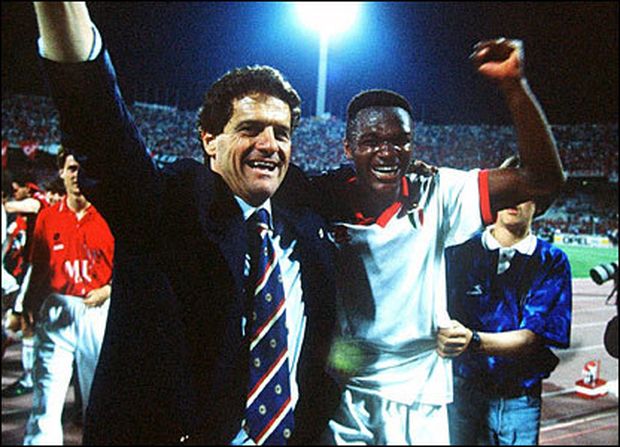 Fabio Capello s Marcelem Desaillim slaví triumf v LM Fabio Capello s Marcelem Desaillim slaví triumf v LM
