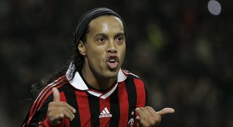 Ronaldinha chce z AC Milán koupit Botafogo