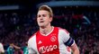 Obránce Ajaxu Matthijs de Ligt slaví úvodní gól do sítě Tottenhamu v odvetě semifinále Ligy mistrů