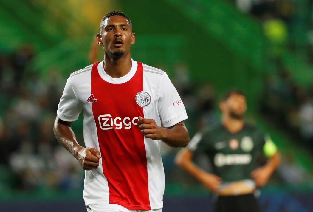 Sébastien Haller přispěl čtyřmi góly k výhře Ajaxu 5:1 nad Sportingem Lisabon v Lize mistrů