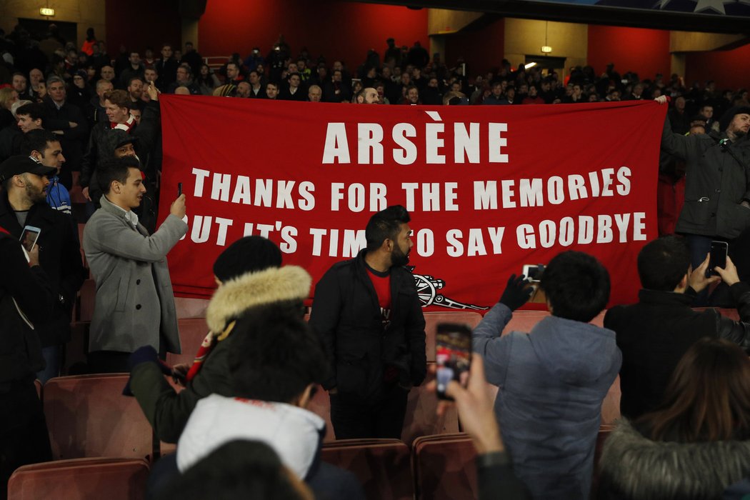 Vzkaz fanoušků Arsenalu: Arséne, díky za vzpomínky, ale nastal čas se rozloučit