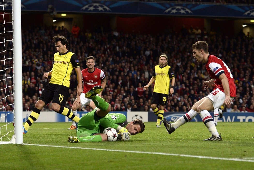 Po pauze ovládl střed hřiště Arsenal, gól ale nedal a i proto odešel ze zápasu s Dortmundem s porážkou 1:2