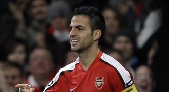 Arsenal odmítl nabídku Barcelony za Fabregase