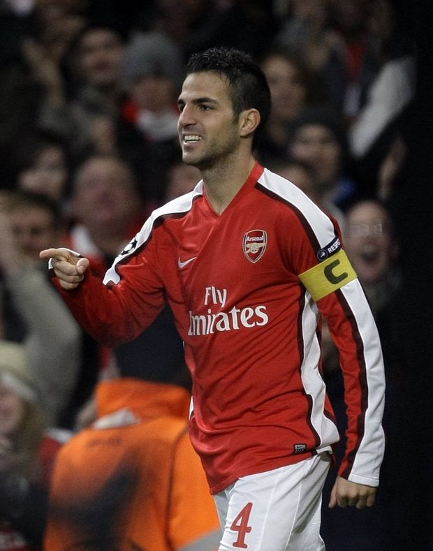 Cesc Fabregas slaví svůj gól do sítě Alkmaaru Cesc Fabregas slaví svůj gól do sítě Alkmaaru