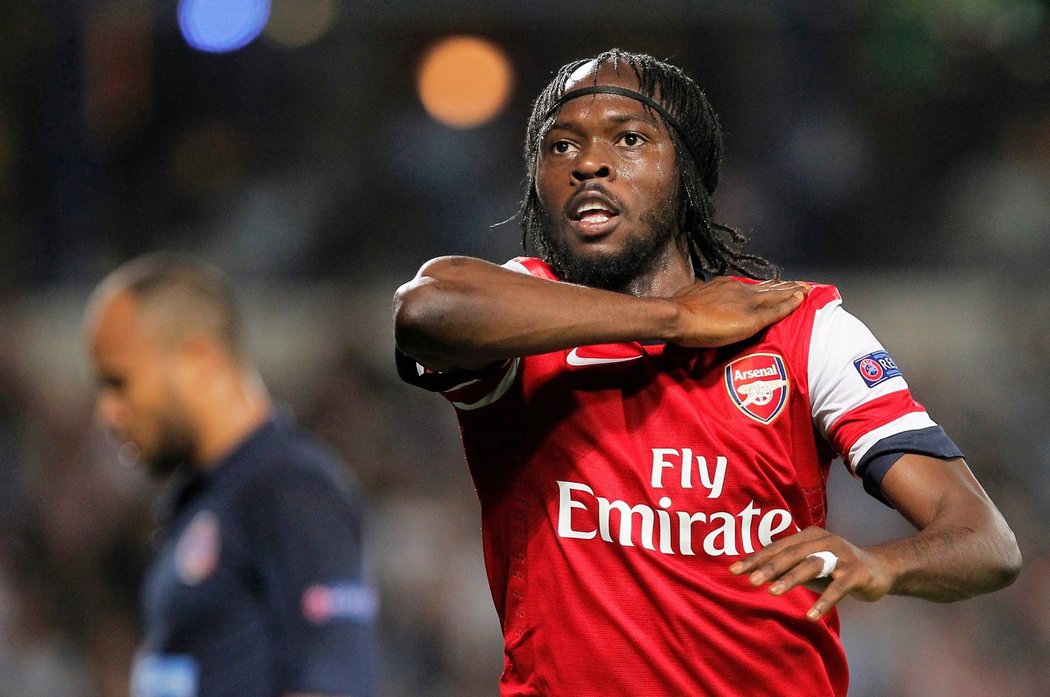 Fotbalista Arsenalu Gervinho měl po vstřelených gólech svého týmu v zápase Ligy mistrů proti Montpellieru dúvod k oslavám.