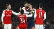 Strkanice v utkání Ligy mistrů mezi Arsenalem a PSG
