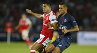 Arsenal zachránil v LM remízu s PSG. Barcelona rozstřílela Celtic 7:0