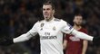 Gareth Bale slaví gól, který vstřelil AS Řím