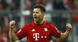 Xabi Alonso se raduje z první branky Bayernu proti Atlétiku