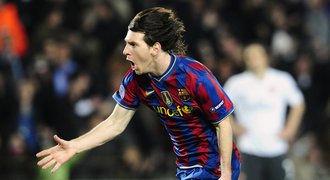 Messi popravil Arsenal čtyřmi góly, Necidův sen skončil