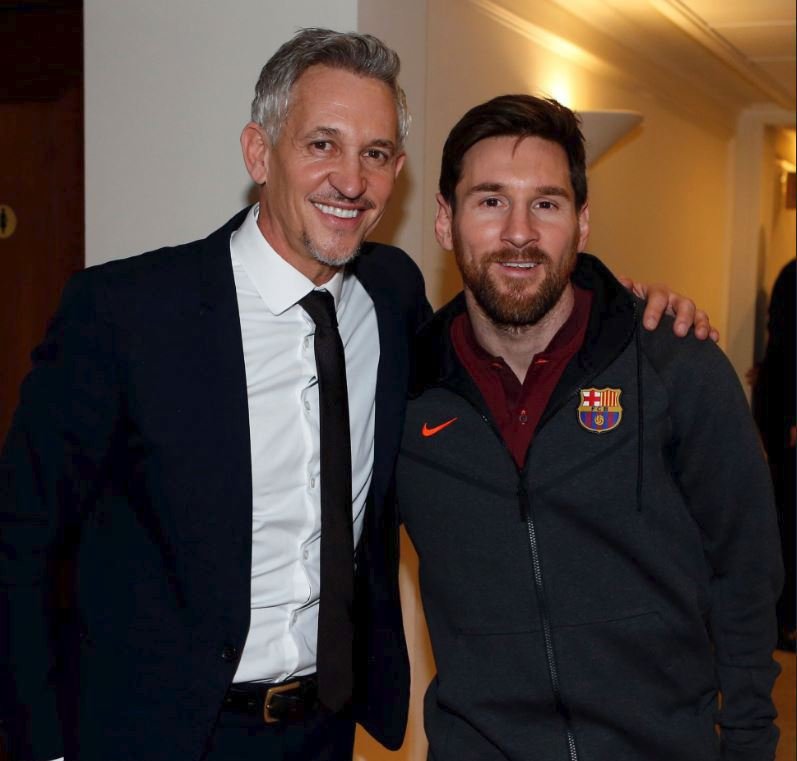 Fotbalový komentátor a bývalý anglický reprezentant Gary Lineker a hvězda Barcelony Lionel Messi