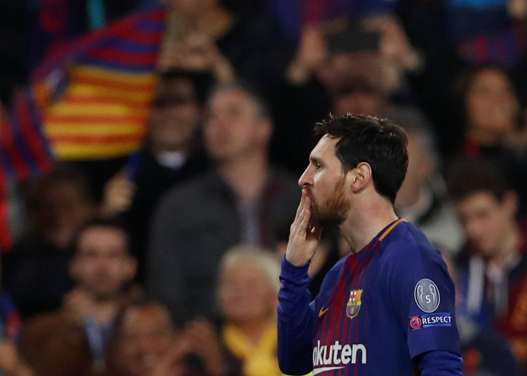 Lionel Messi po brance vstřelené Chelsea v odvetě osmifinále Ligy mistrů