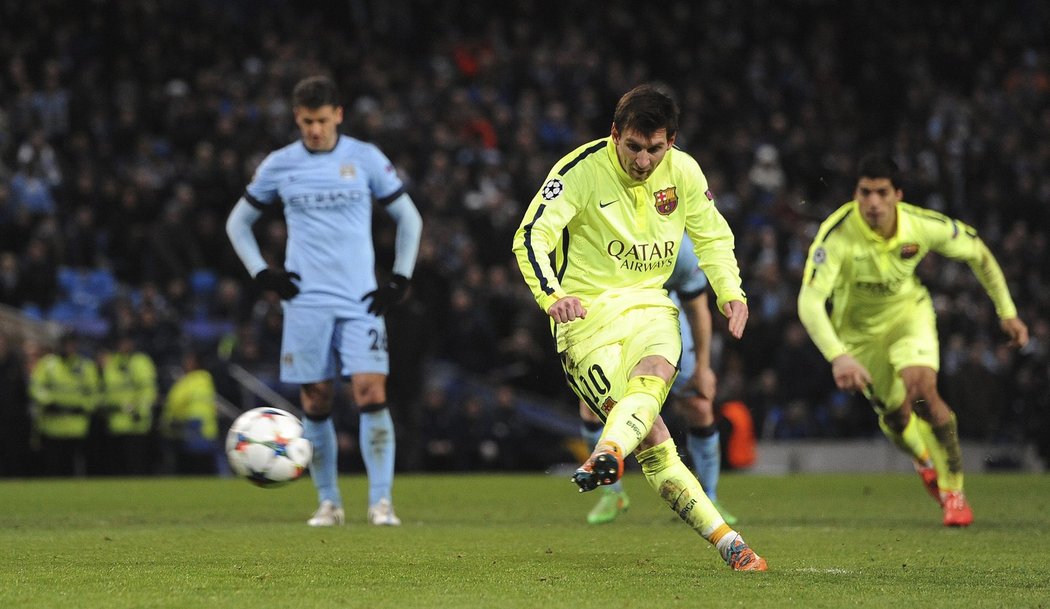 Lionel Messi kope penaltu proti Manchesteru City