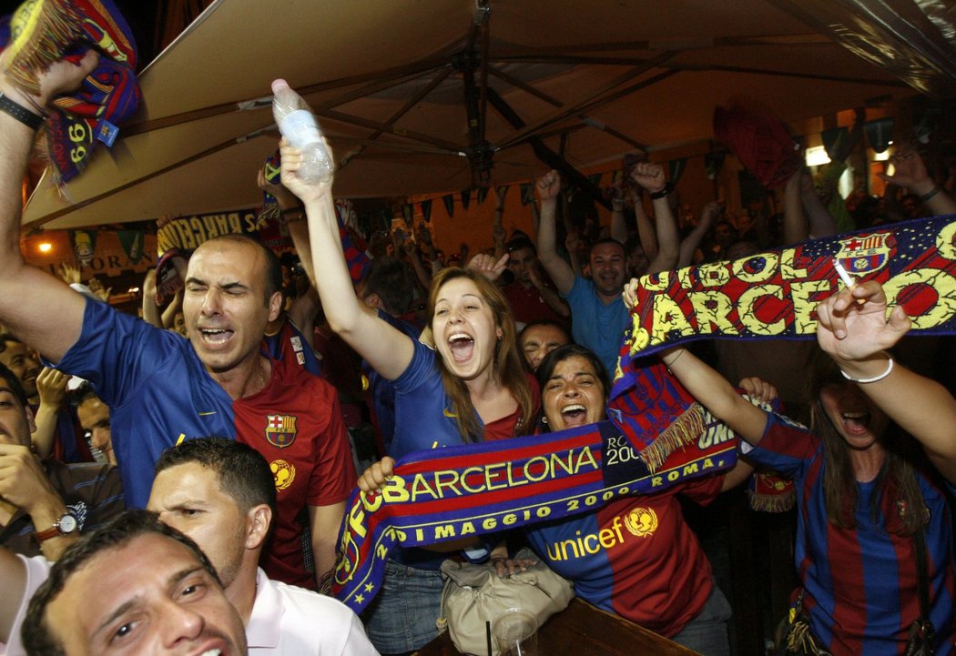 Fanoušci Barcelony.