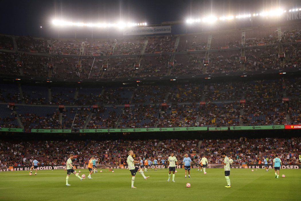 Stadion fotbalové Barcelony pojme až 99 tisíc diváků