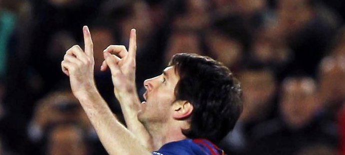 Lionel Messi slaví svoji další trefu do sítě Leverkusenu