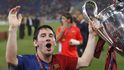 Lionel Messi s trofejí za vítězství v Lize mistrů.