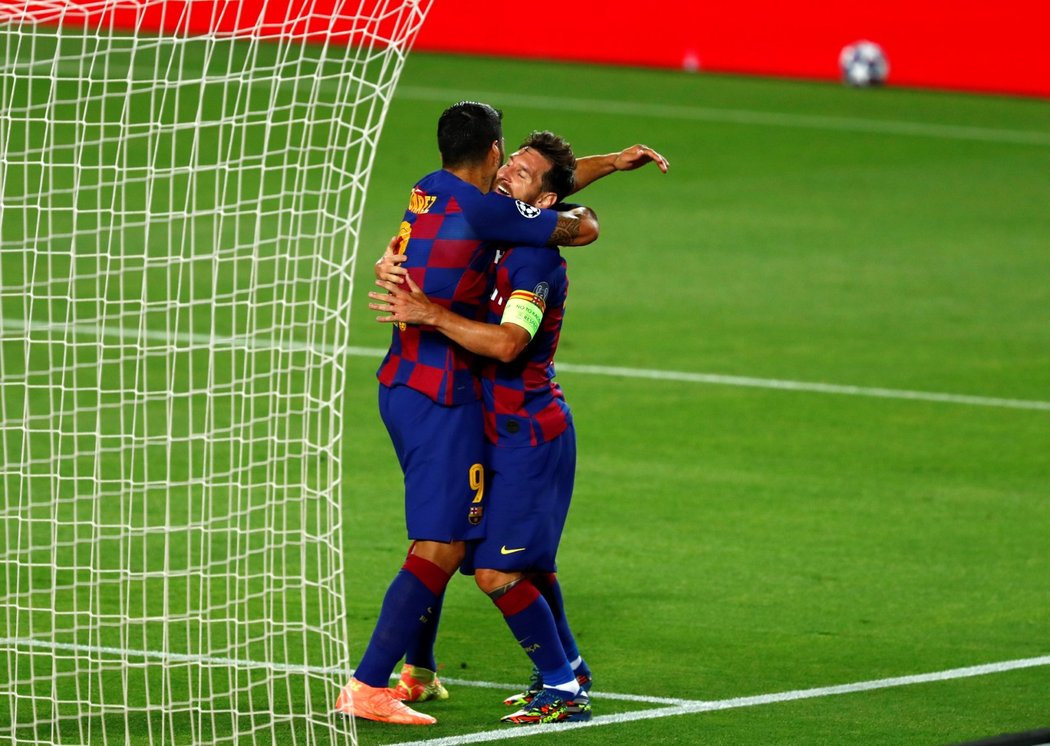Luis Suárez a Lionel Messi, dvě největší hvězdy Barcelony slaví ranku do sítě Neapole