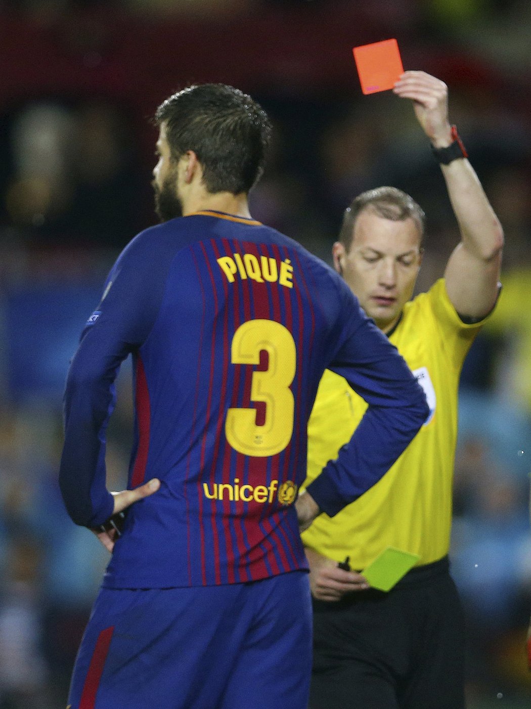 Gerard Piqué musel v zápase Ligy mistrů opustit hřiště už v prvním poločase.