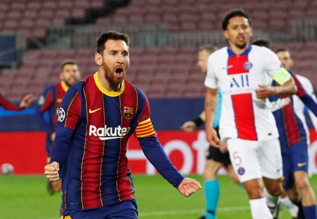 Lionel Messi ve chvíli, kdy proti PSG proměnil penaltu Barcelony na 1:0