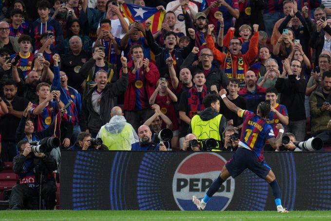 Liga mistrů ONLINE: Barcelona - Feyenoord 3:0. Slovan hraje s PSG, Arsenal v Neapoli Liga mistrů ONLINE: Barcelona - Feyenoord 3:0. Slovan hraje s PSG, Arsenal v Neapoli