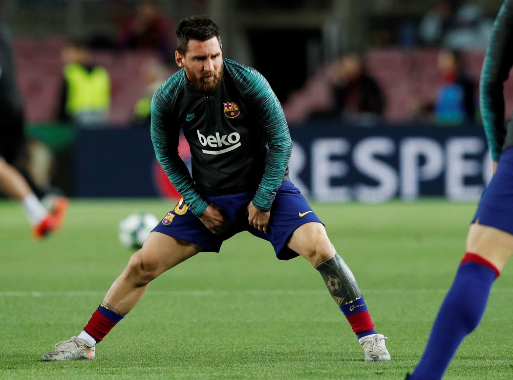 Lionel Messi při rozcvičce na Slavii
