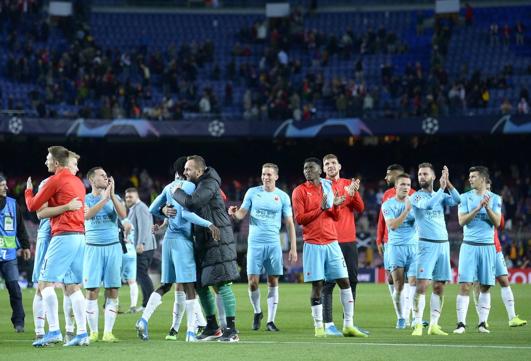 Děkovačka Slavie na Camp Nou