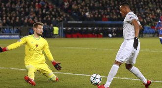 Hrdina Vaclík vychytal hvězdy United, Mourinho nechápal: Měli jsme vést 5:0!