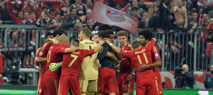 V koncert Bayernu se proměnilo úvodní semifinále Ligy mistrů mezi bavorským velkoklubem a Barcelonou. Bayern vyhrál jasně 4:0