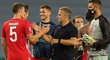 Kouč Bayernu Hans-Dieter Flick se raduje se svými svěřenci z postupu do finále Ligy mistrů