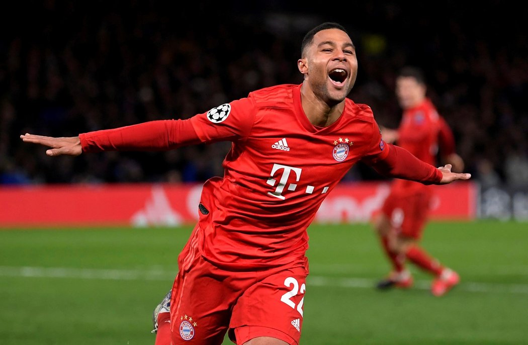 Serge Gnabry přispěl dvěma góly k výhře Bayernu na Chelsea 3:0