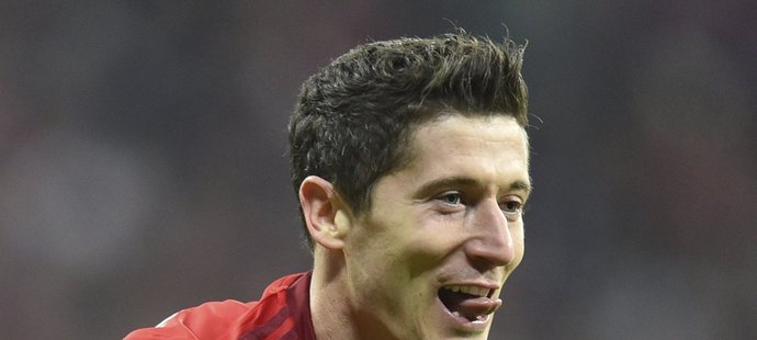 Robert Lewandowski se proti Česku na hřišti určitě neobjeví.