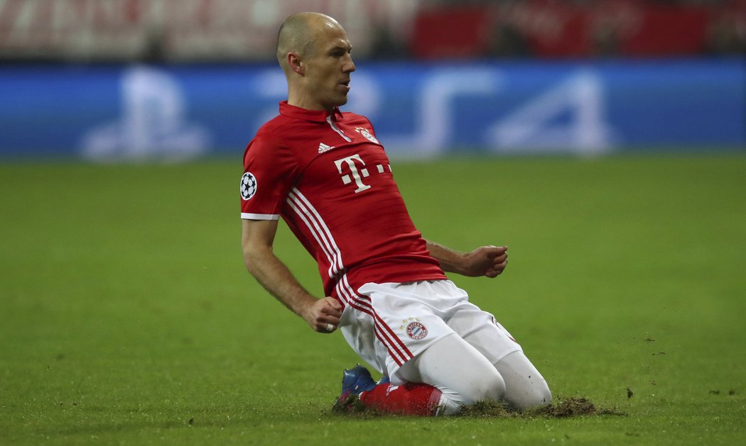 Arjen Robben slaví úvodní gól proti Arsenalu