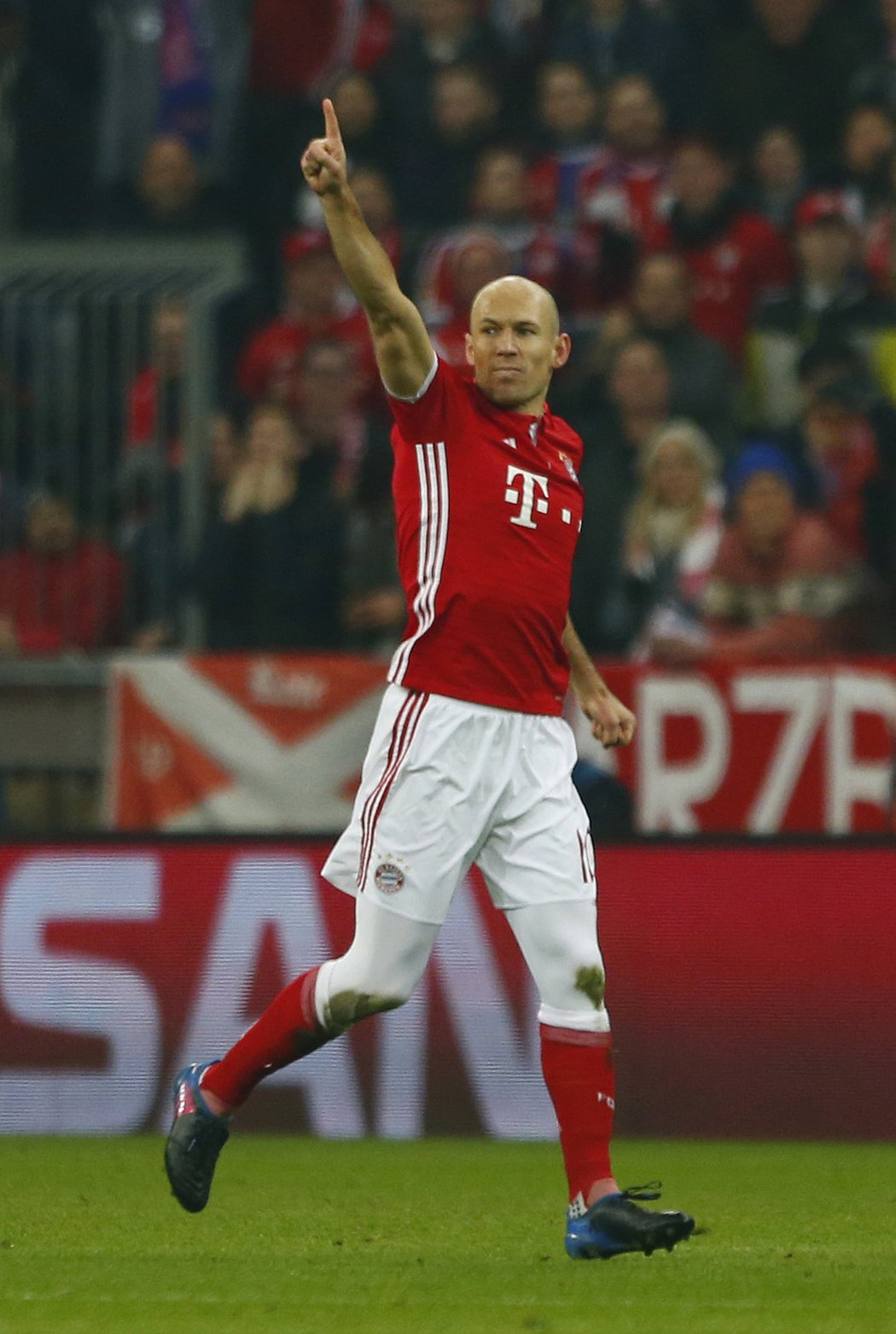 Arjen Robben nedal Ospinovi v brance Arsenalu šanci