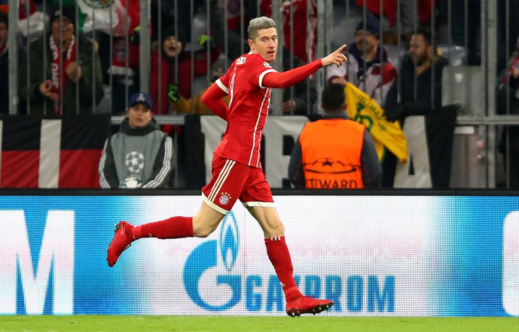 Robert Lewandowski slaví vstřelenou branku