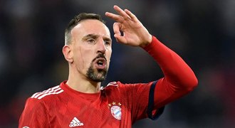 Nadávky nad zlatým steakem? Bayern se zlobí, Ribéry dostal pokutu