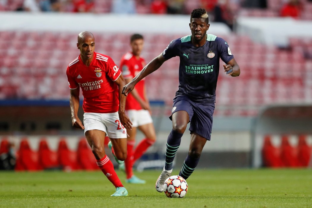 Fotbalisté Benfiky zvítězili v úvodním souboji play off Ligy mistrů nad PSV Eindhoven 2:1