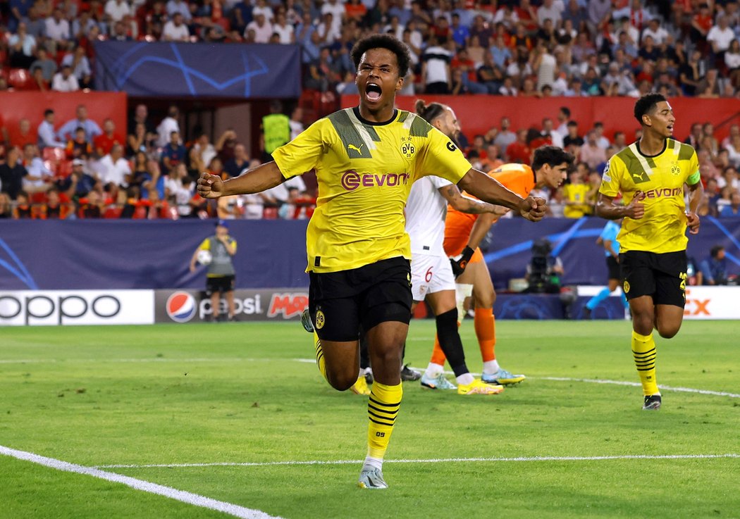 Karim Adeyemi dal třetí gól Dortmundu