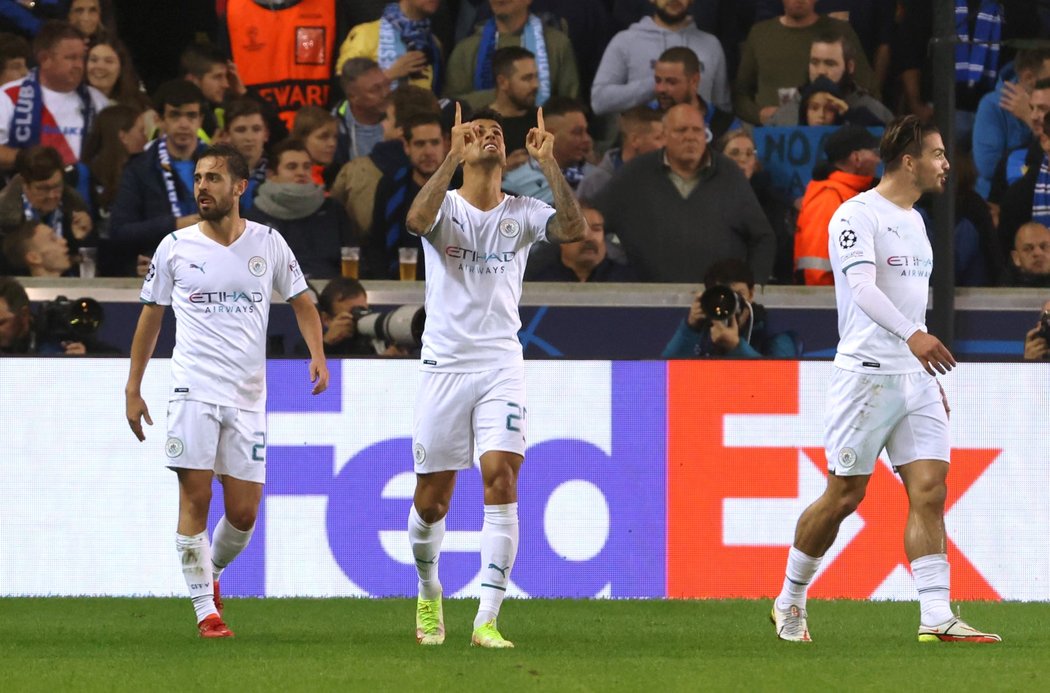 Joao Cancelo poslal Manchester City do klíčového vedení