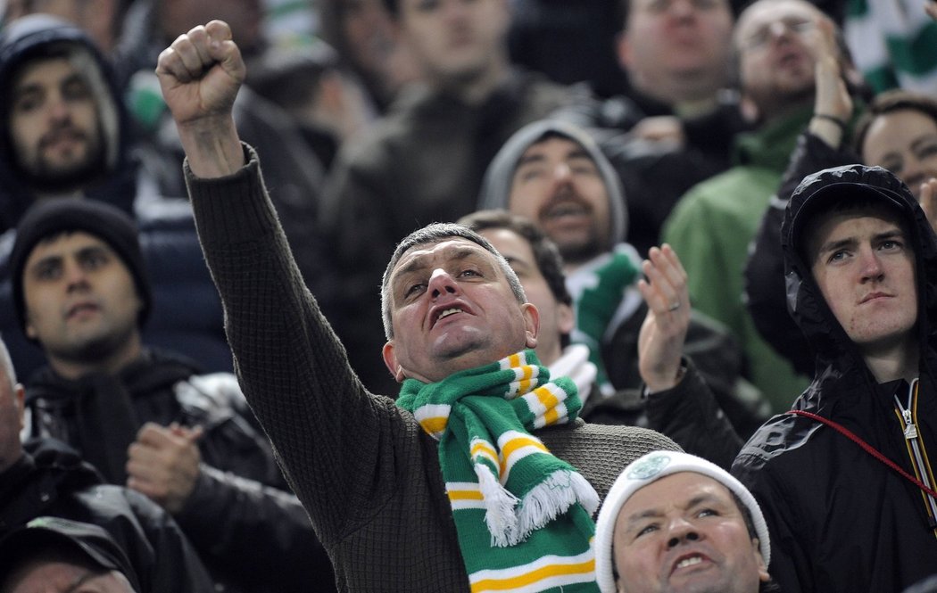 Vždycky jsme s váma! Fanoušci Celtiku Glasgow sice viděli porážku 0:2 z kopaček Juventusu, ale na svůj tým nezanevřeli