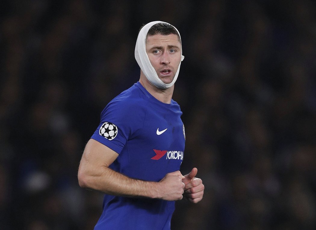 Gary Cahill z Chelsea v utkání Ligy mistrů.