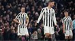 Zklamaní fotbalisté Juventusu po druhém gólu Chelsea