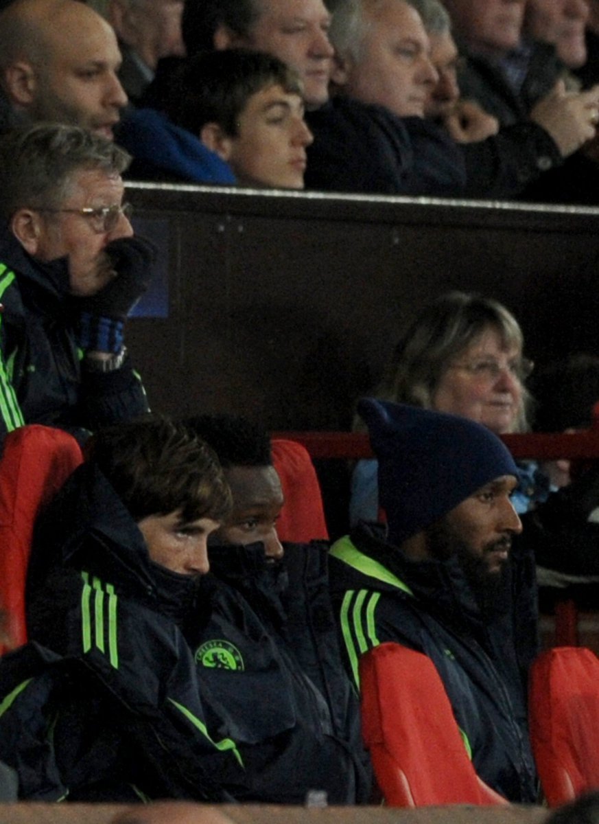 Zklamaný Fernando Torres na lavičce Chelsea