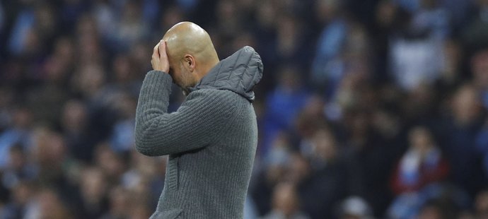 Zklamaný kouč Manchesteru City Pep Guardiola