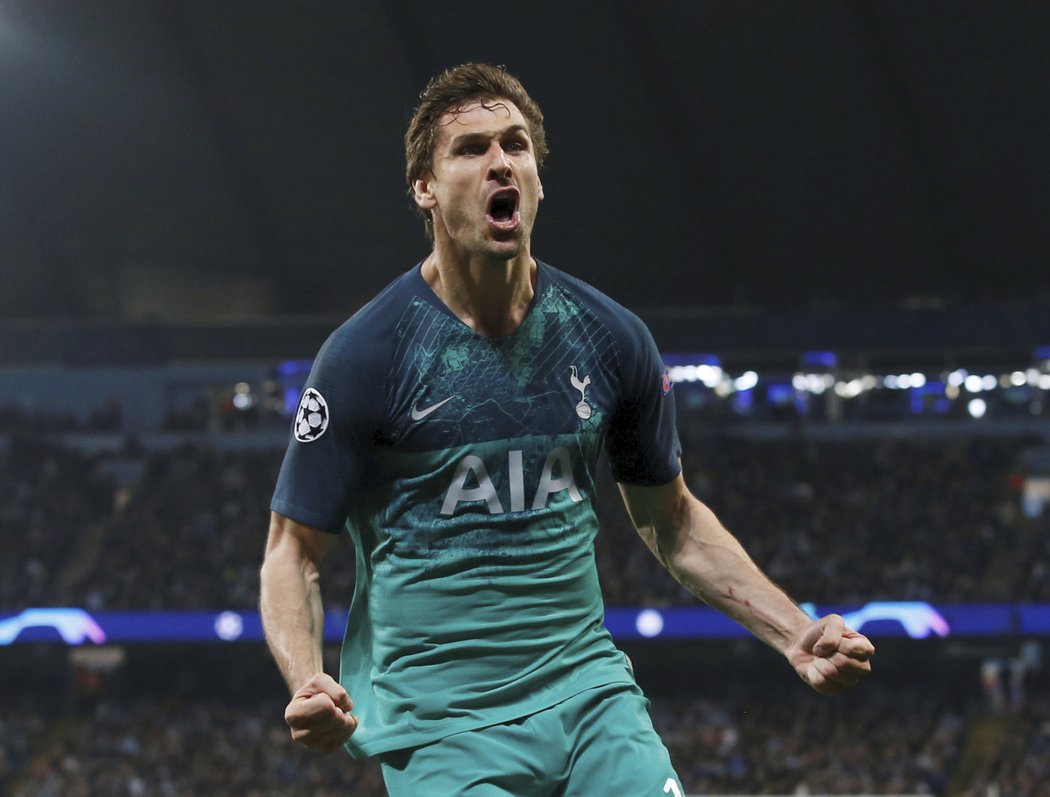 Fernando Llorente přiblížil Tottenham postupu