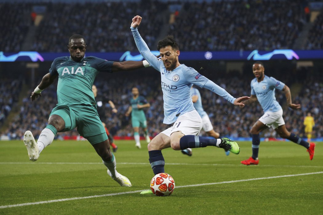 V souboji Manchesteru City s Tottenhamem padly čtyři góly za úvodních jedenáct minut