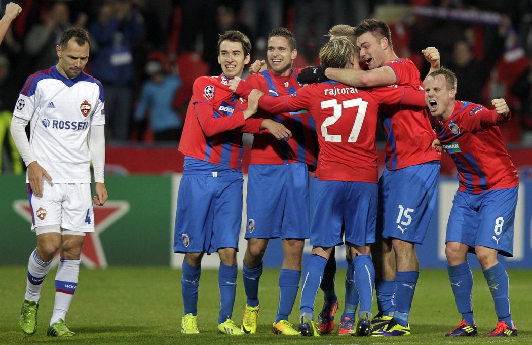 Radost plzeňských fotbalistů, kteří si výhrou nad CSKA Moskva zajistili postup do jarní části Evropské ligy