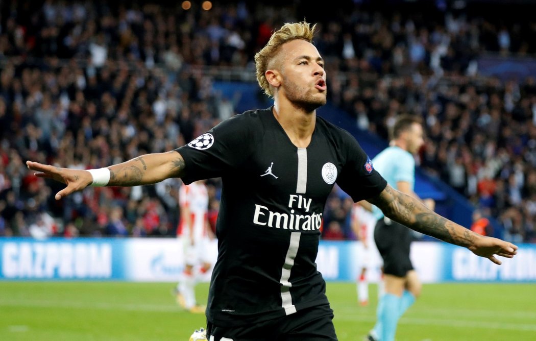 Brazilec Neymar vstřelil CZ Bělehrad tři góly a vyrovnal se Kaká v tabulce brazilských střelců v historii Champions League